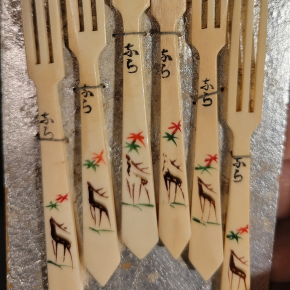 Vintage Carved Hand Painted Bone Appetizer Fork Set of 6 - Picture 2 of 6